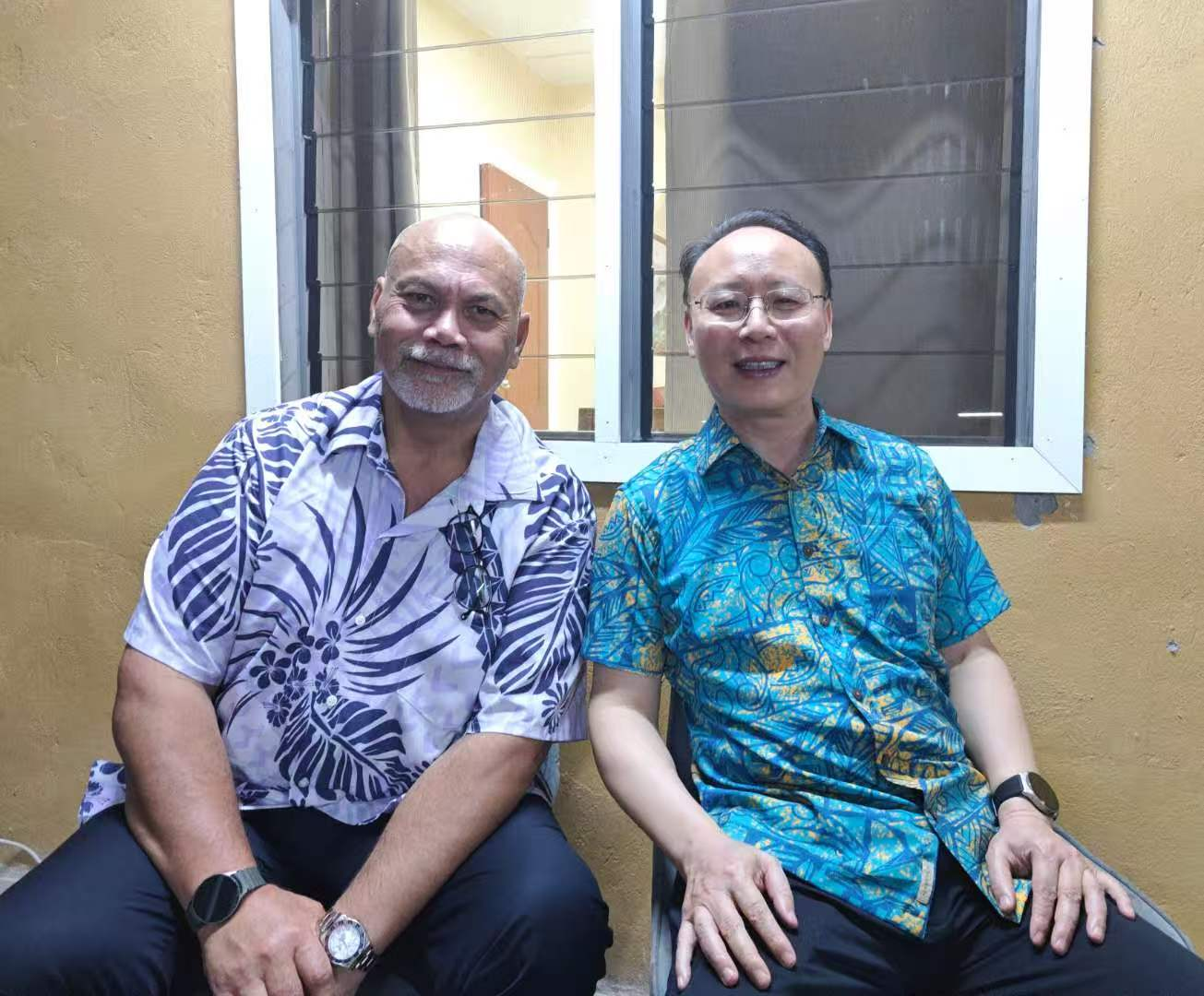 PRC Ambassador Lyu Jin with Nauruan Vice President Lionel Aingimea