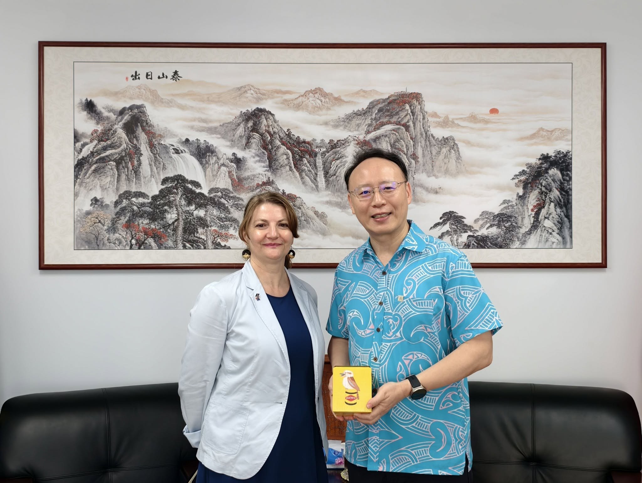 PRC Ambassador to Naoero Lyu Jin with Australian High Commissioner Lisa White.