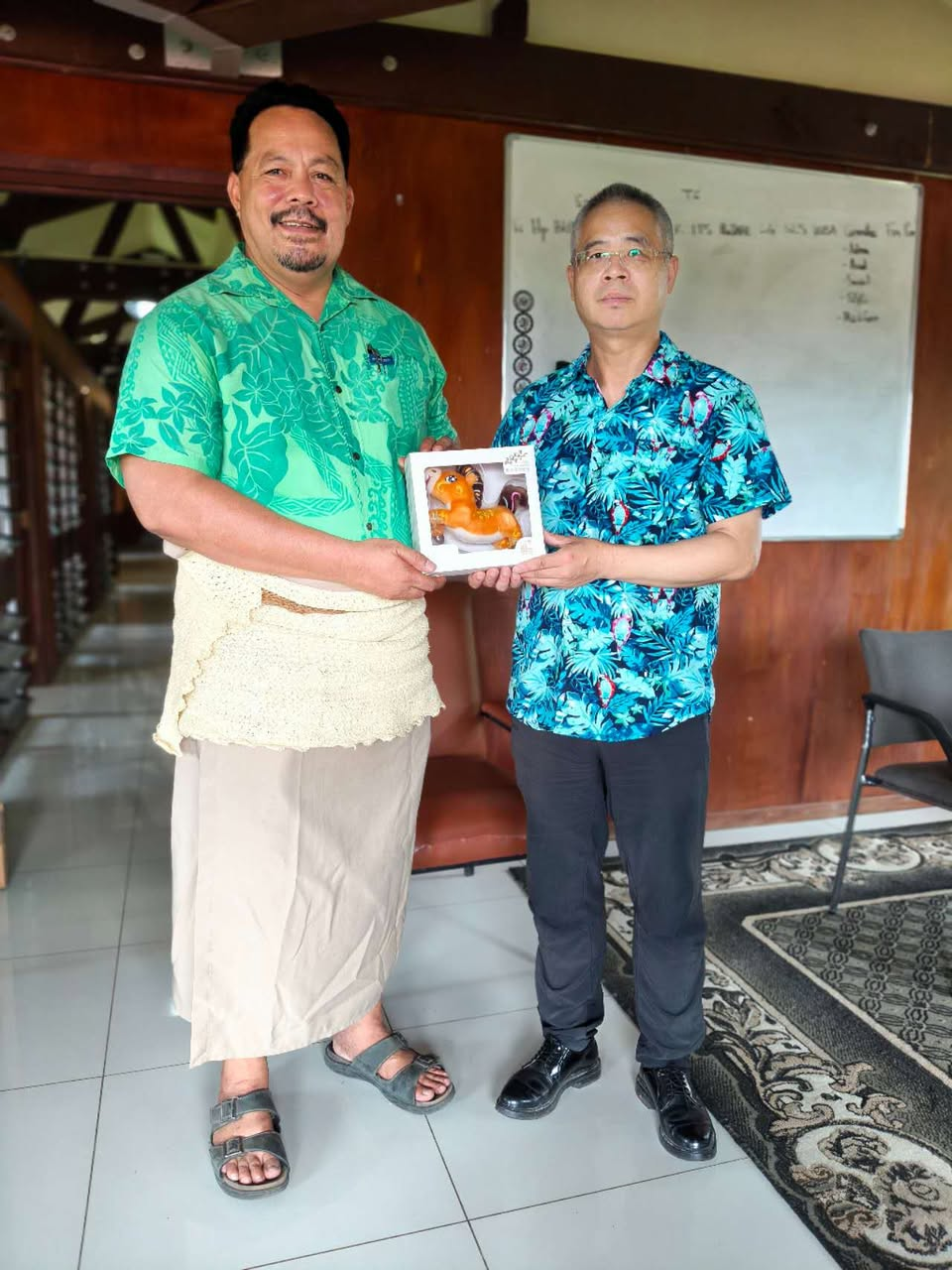 Ruan Dewen meets with USP Tonga Campus Director