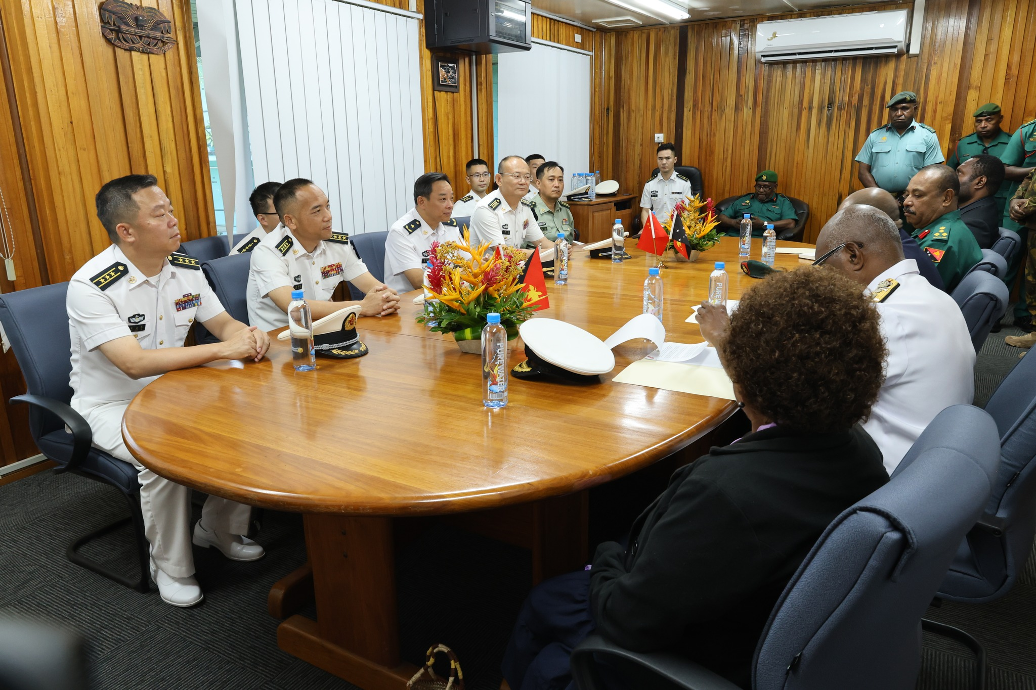 PLAN Rear Admiral Fang Jinsong and delegation meet with PNGDF Leadership